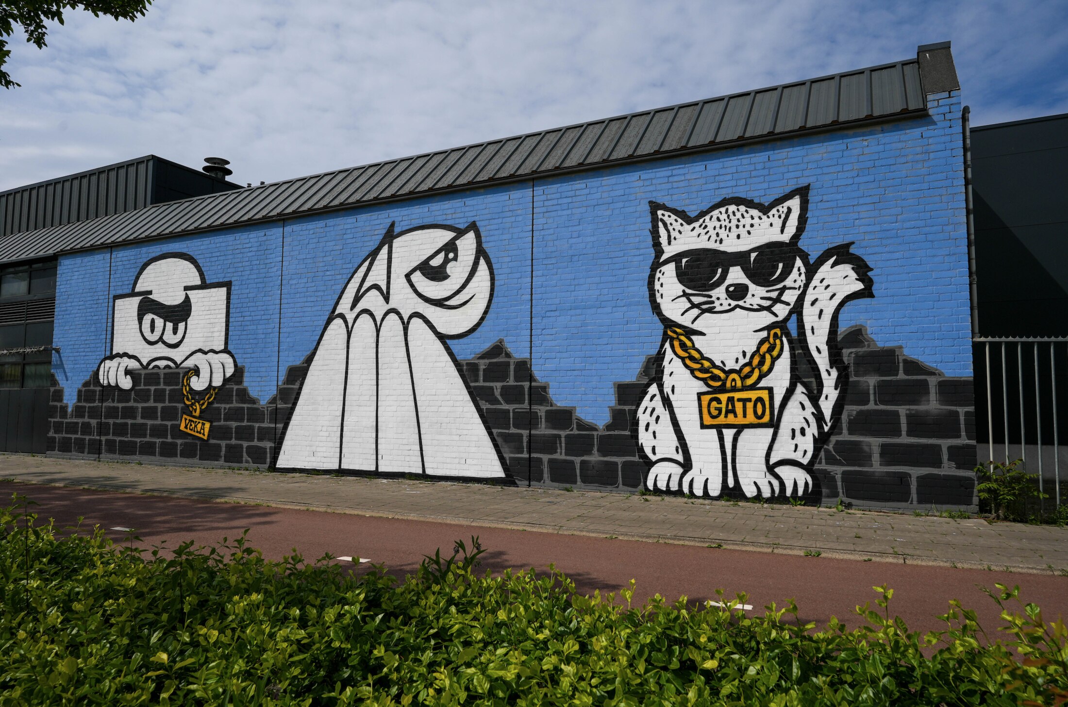 Een groot gezamenlijk muurwerk met Gato aan de Beemdstraat in Eindhoven